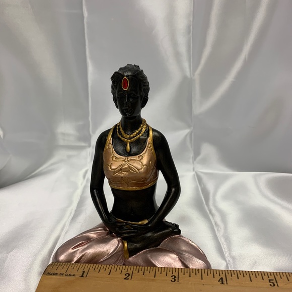 Beautiful Indian Godess Meditating with Ruby 3rd Eye - Picture 3 of 6